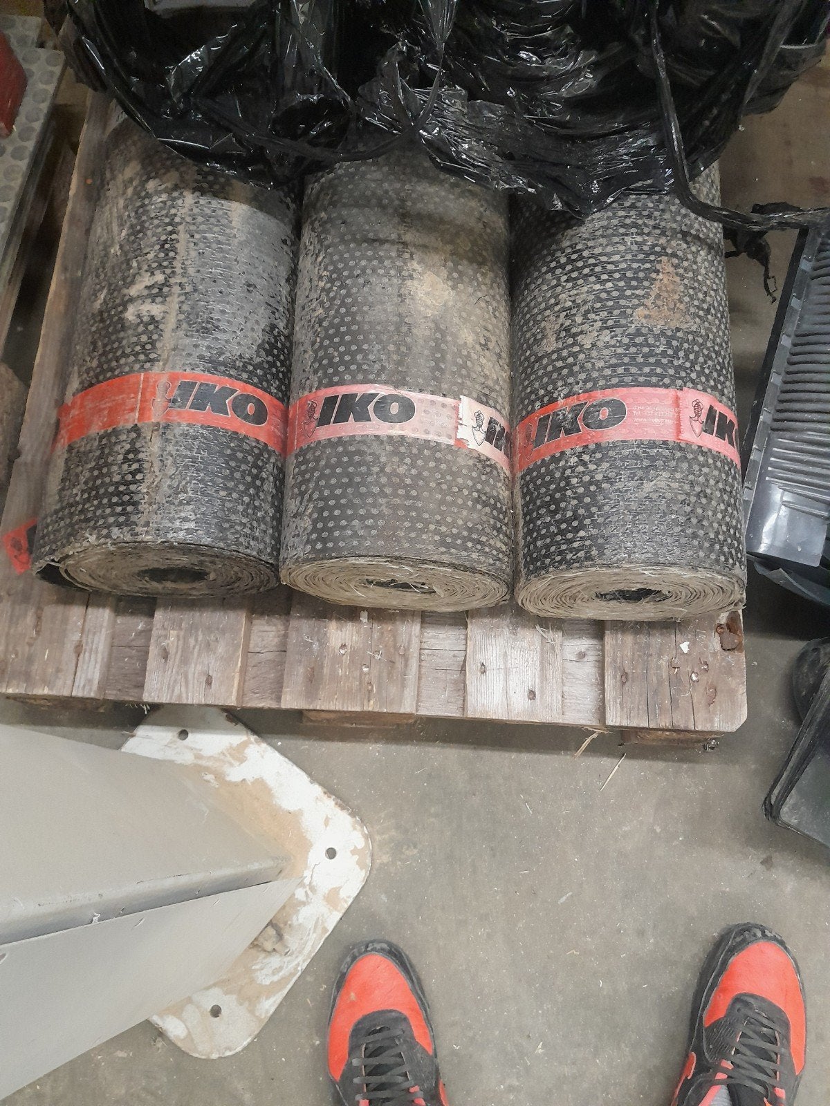IKO POWERGUM., Ophalen, Overige materialen, Zwart, Nieuw