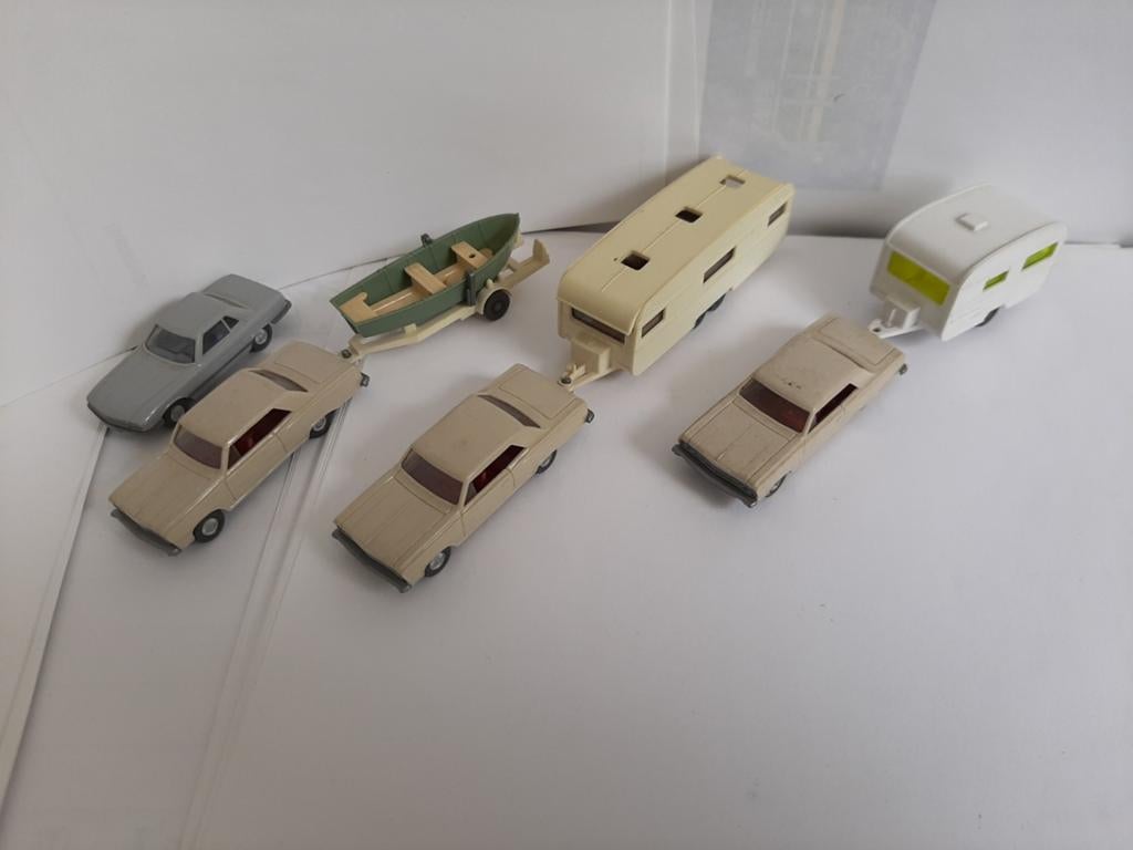 Verschillende modelauto's, caravan en boot, Hobby en Vrije tijd, Modelbouw | Auto's en Voertuigen, Gebruikt, Auto, 1:50 of kleiner