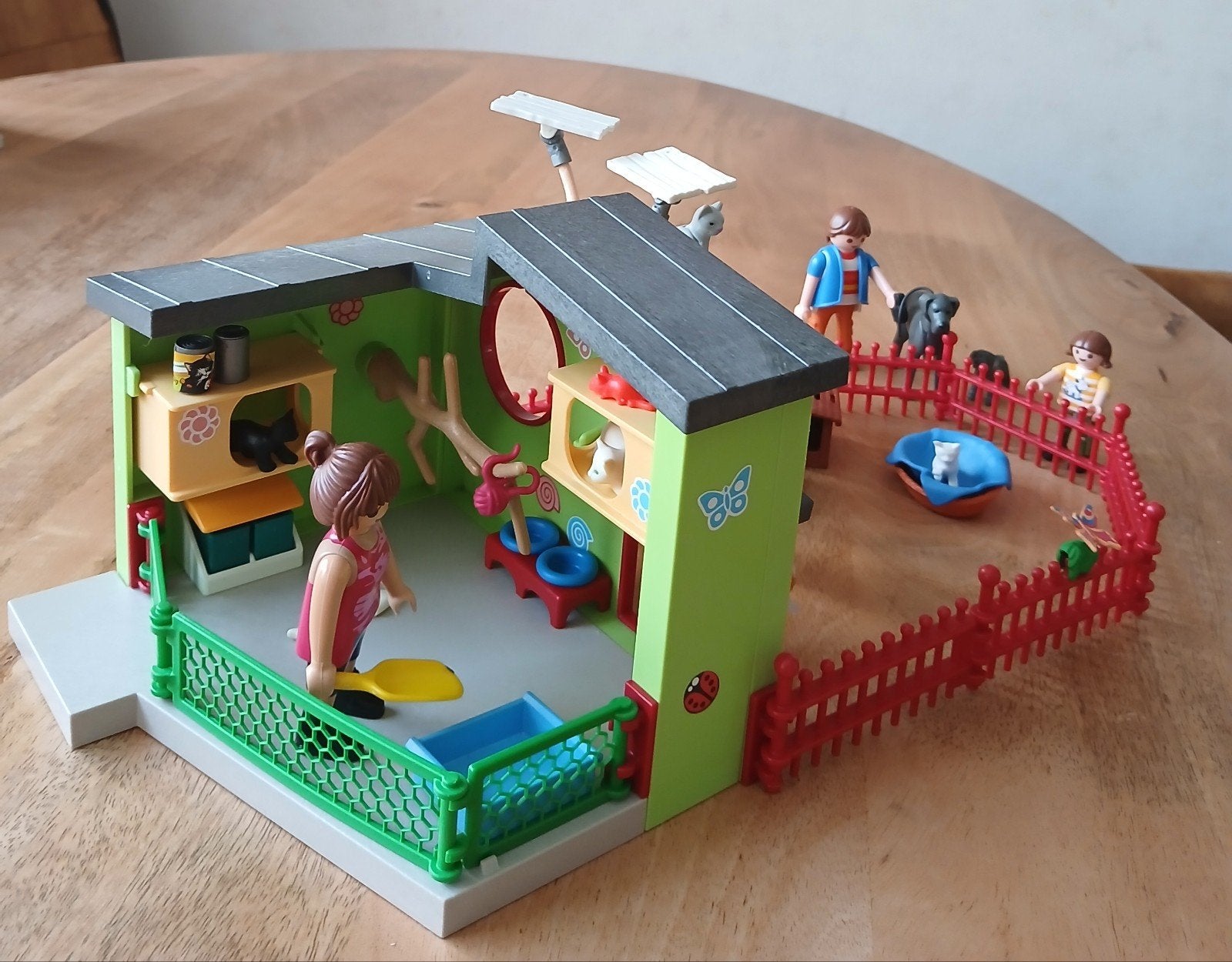 Playmobil kattenverblijf met veel dieren en een Duitse dog, Ophalen of Verzenden, Gebruikt, City life, Figuren