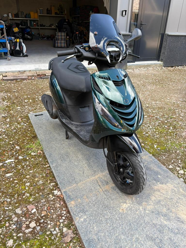Zip 4 takt 50cc brom, Fietsen en Brommers, Brommeronderdelen | Scooters, Ophalen of Verzenden, Zo goed als nieuw, Overige typen