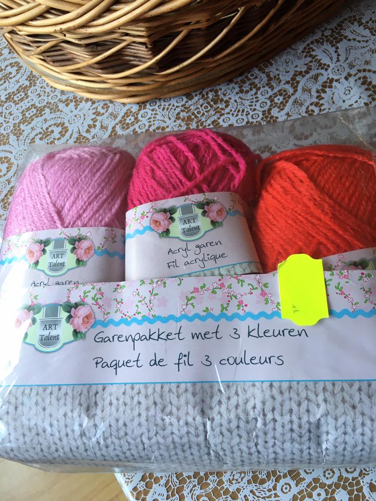 Garenpakket met 3 kleuren Nieuw., Hobby en Vrije tijd, Breien en Haken, Ophalen of Verzenden, Nieuw, Breien of Haken, Wol of Garen
