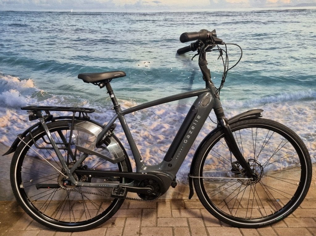 Gazelle Grenoble C5 HMB, 1700km, riemaandrijving Heren Dust, Fietsen en Brommers, Elektrische fietsen, Gebruikt, -, - 0
-, NL