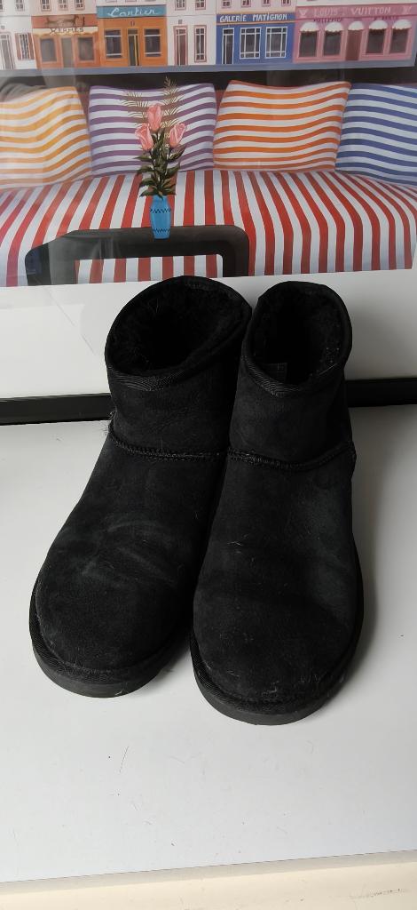 Ugg Classic Mini II-laars Zwart maat 40, UGG, Zwart, Ophalen of Verzenden, Pantoffels of Sloffen