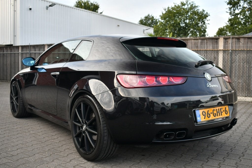 Alfa Romeo Brera 2.2 JTS SkyWindow | Nieuwe ketting | 19", Brera, Gebruikt, 4 cilinders, 1465 kg