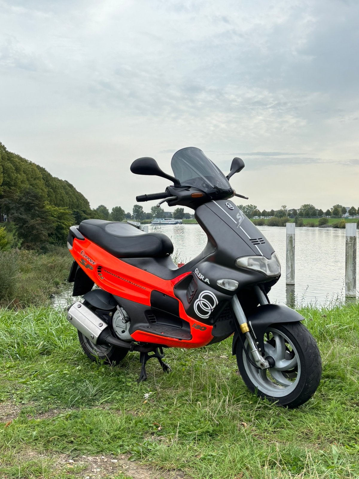 Runner 180CC Mo8 fluo rosso, Ophalen of Verzenden, Zo goed als nieuw, Benzine, Overige modellen