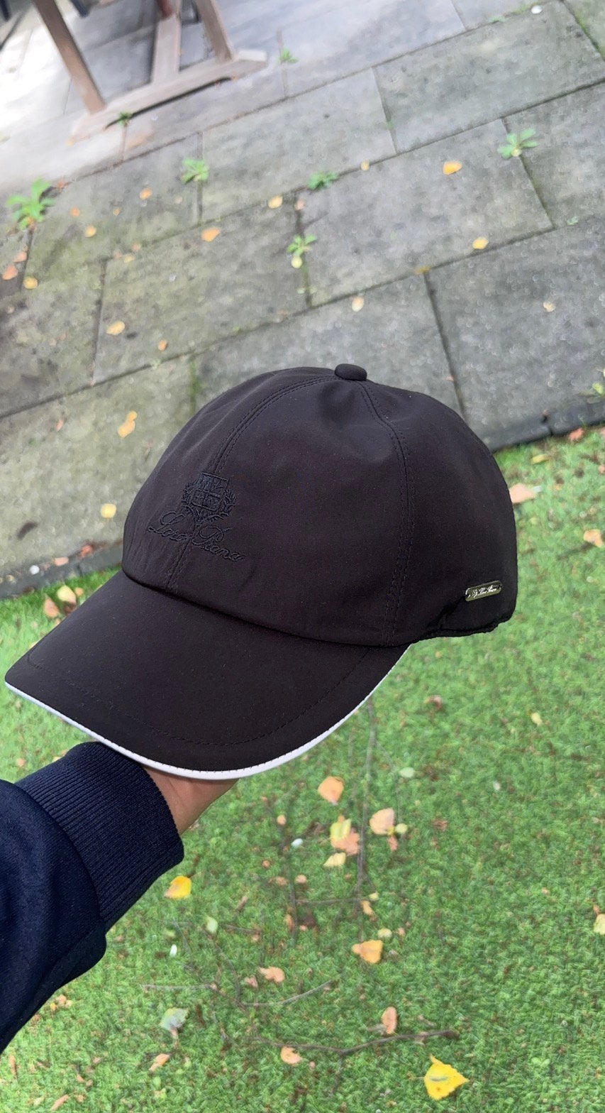 Loro piana zwart cap nieuw!, Kleding | Heren, Ophalen, Zo goed als nieuw, One size fits all, Pet
