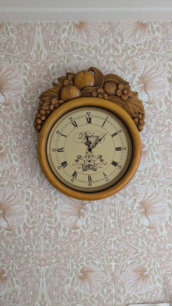 Vintage Country Corner klok, Analoog, Werkt op batterijen, Ophalen of Verzenden, Overige kleuren