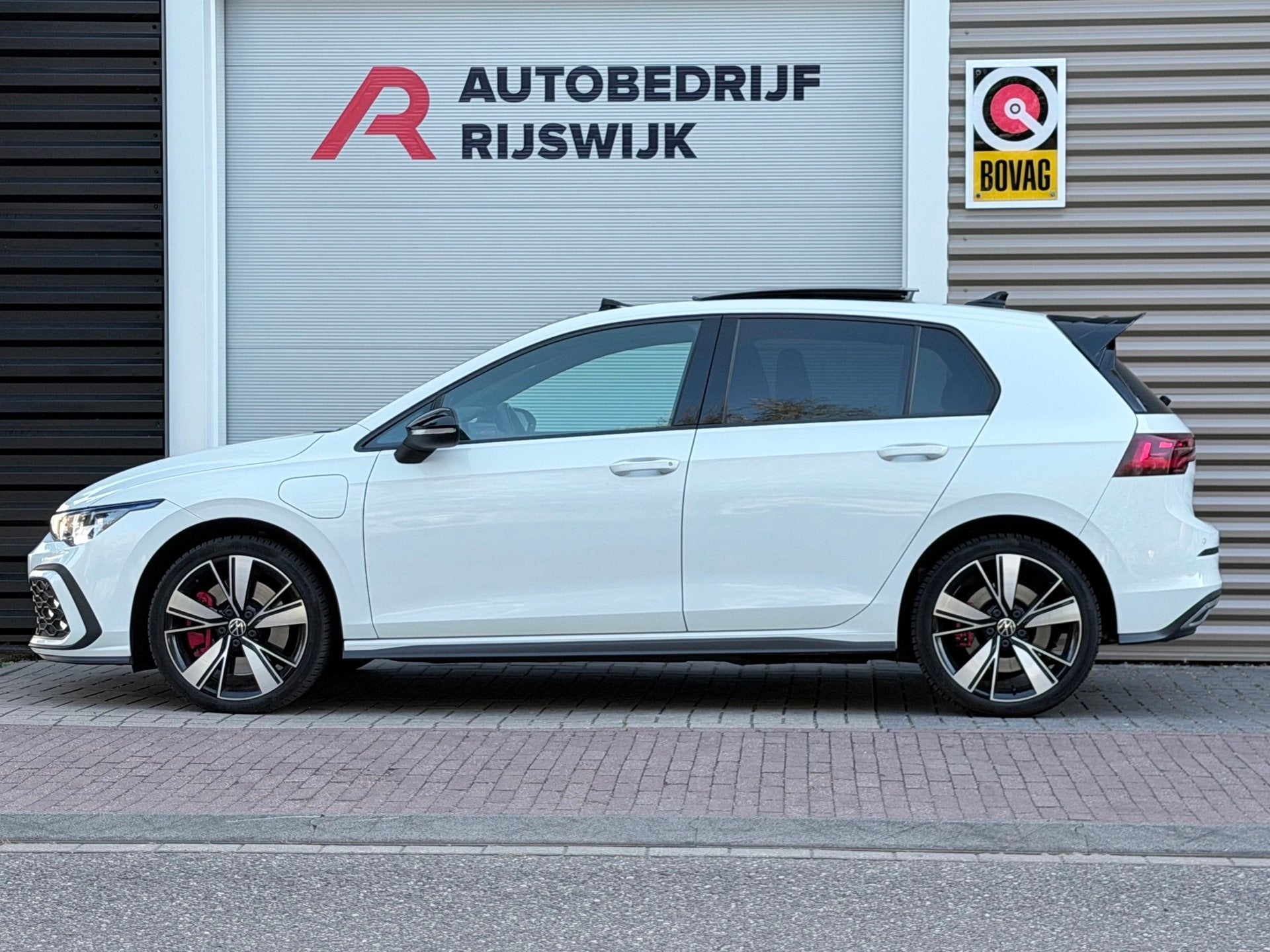 Volkswagen Golf 1.4 eHybrid GTE Pano/Camera/Blindspot, Auto's, Volkswagen, Gebruikt, Euro 6, Wit, 1524 kg