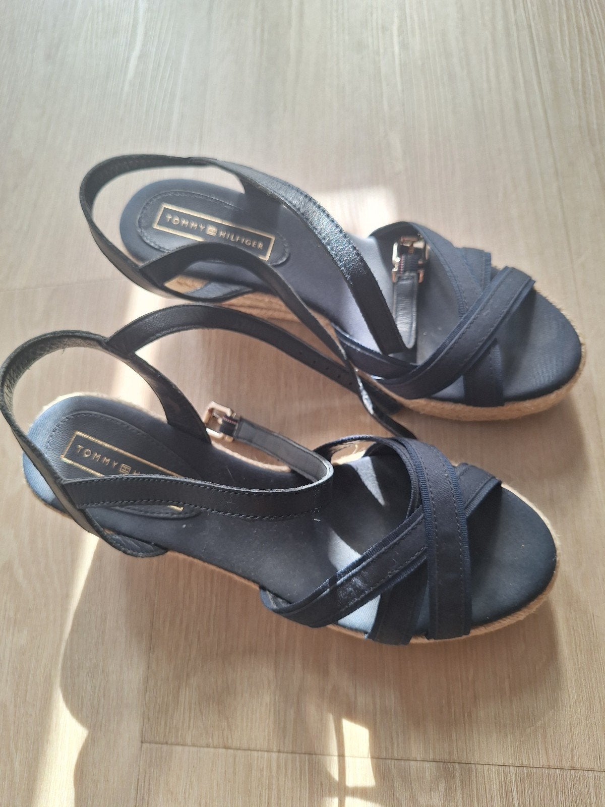 Tommy Hilfiger sandalen met sleehak, maat 38, Blauw, Zo goed als nieuw, Tommy Hilfiger, Sandalen of Muiltjes