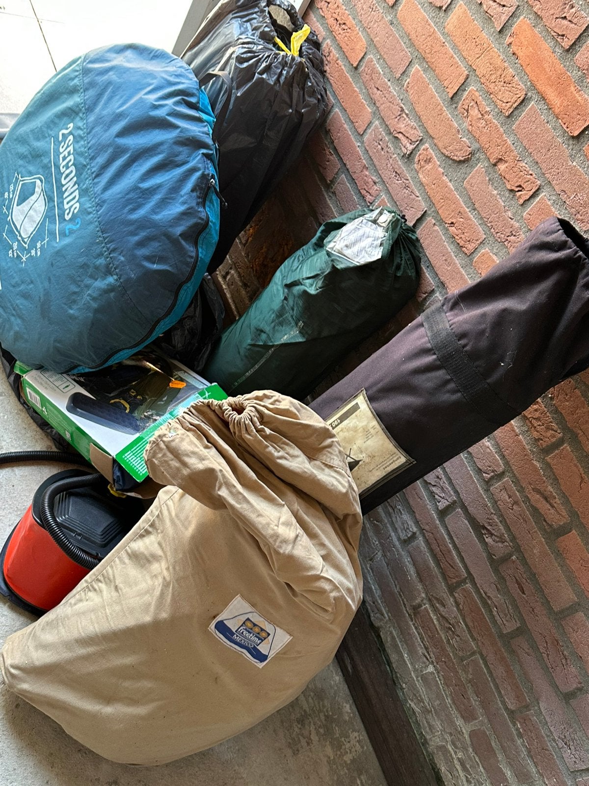 kampeer spullen, katoenen tent, veldbed/stretcher,  matras,, Ophalen of Verzenden, Gebruikt, Tot en met 2