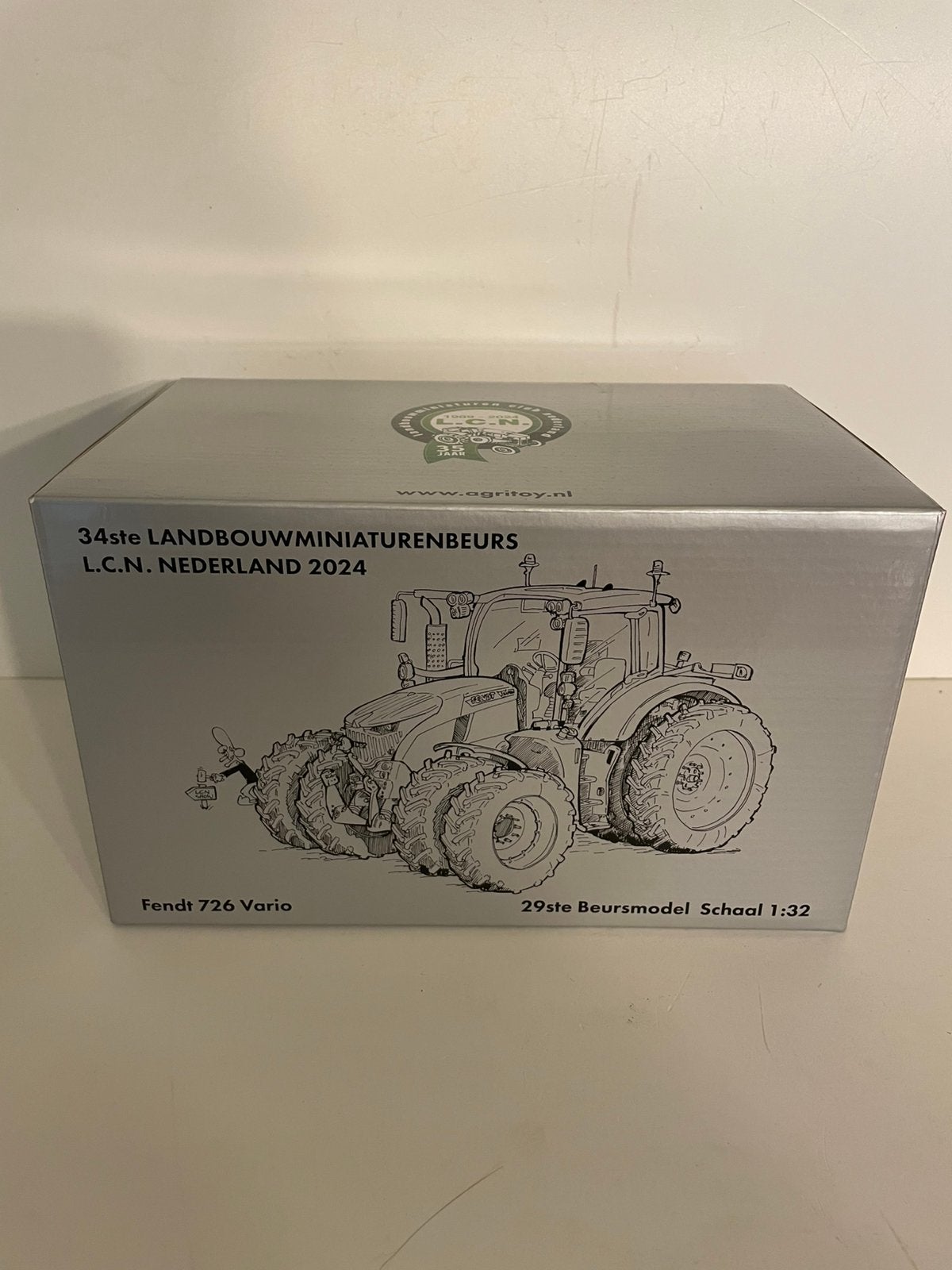 Lcn beursmodel 2024 fendt 726 vario nieuw in doos, Ophalen of Verzenden, Nieuw, Tractor of Landbouw, SIKU