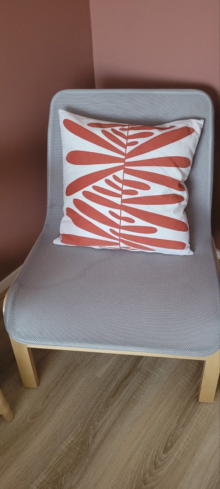 Ikea stoel, Ophalen
