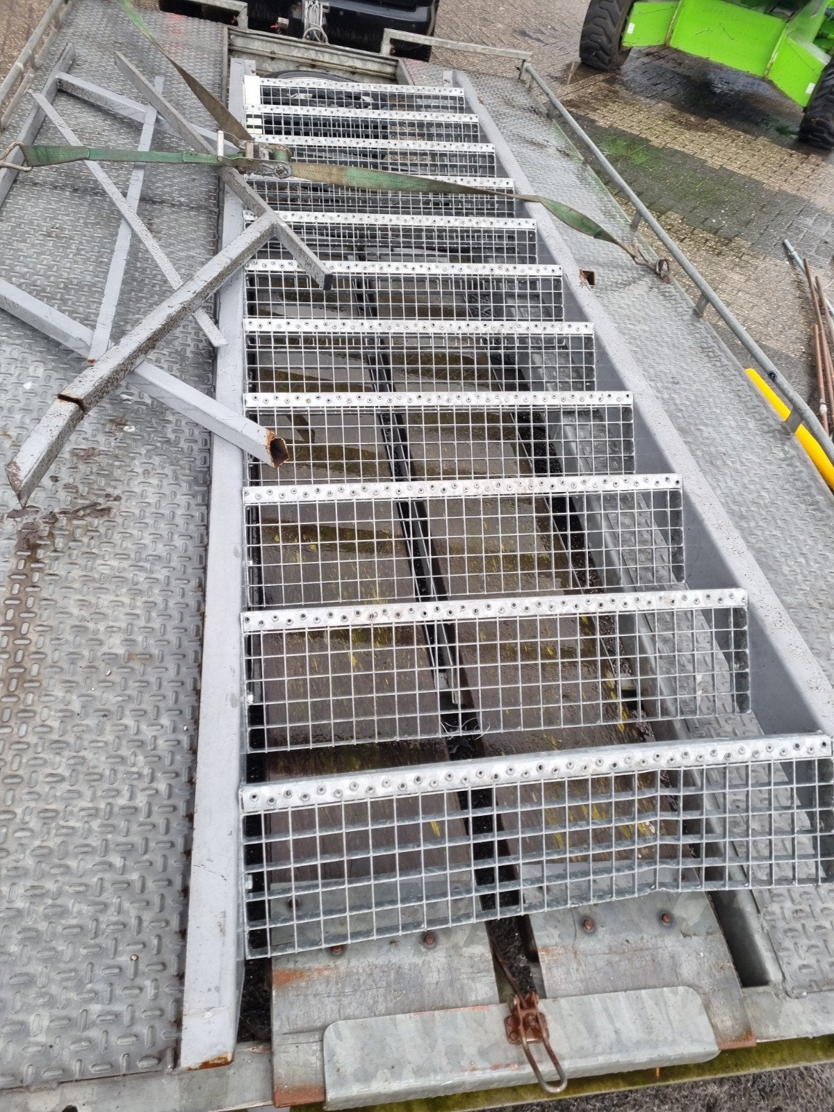 Stalen ijzeren trap, Doe-het-zelf en Verbouw, Ophalen of Verzenden, 2 tot 4 meter