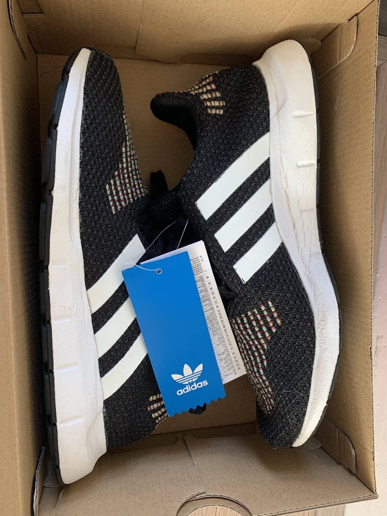 Adidas sneakers soksneakers Swift Run zwart wit maat 39, Kleding | Dames, Adidas, Zwart, Nieuw, Ophalen of Verzenden