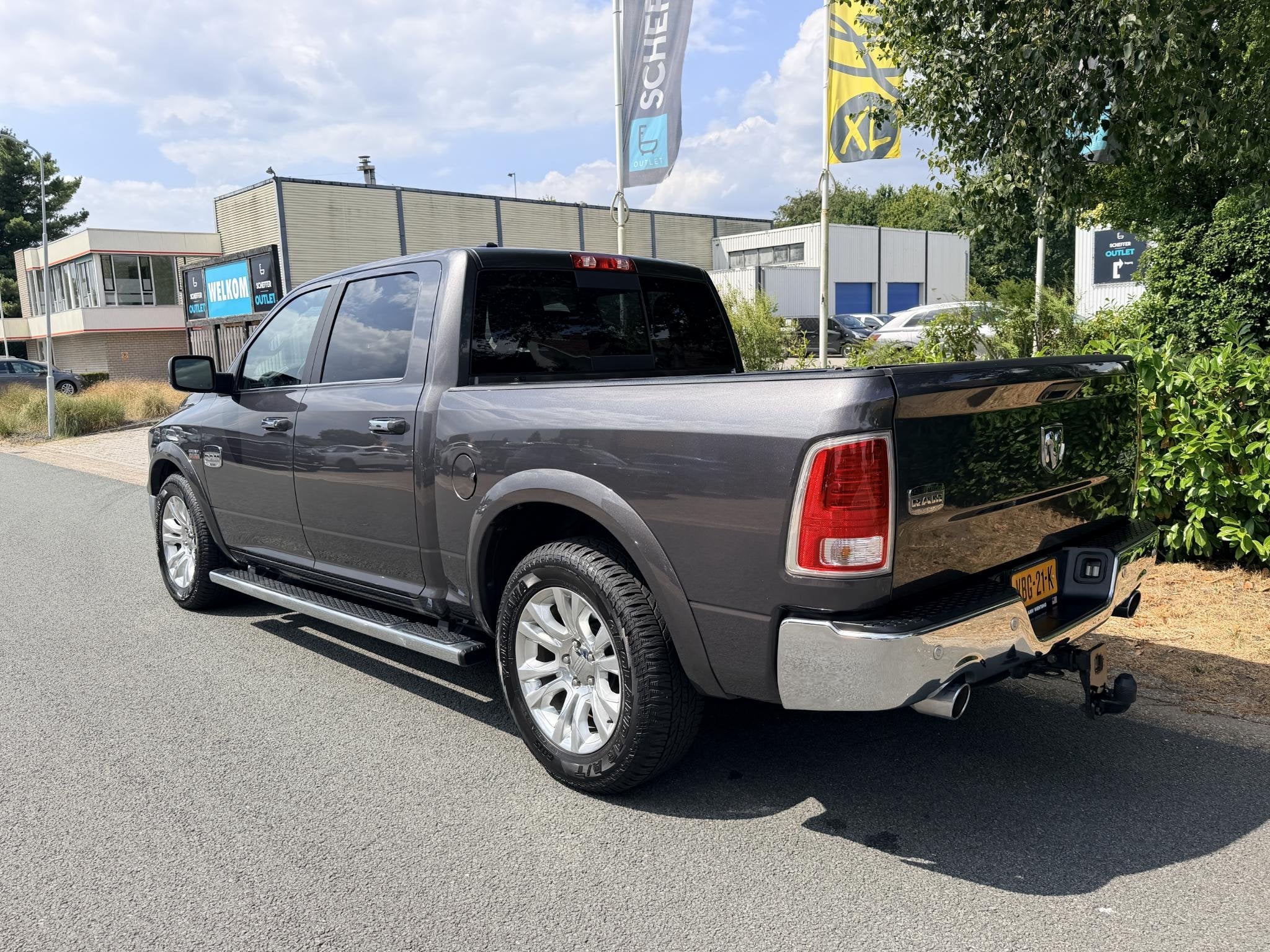 Dodge Ram 1500 5.7 V8 4x4 401PK Crew Cab Laramie Longhorn Ed, Auto's, Automaat, Gebruikt, 5654 cc, Lichtsensor