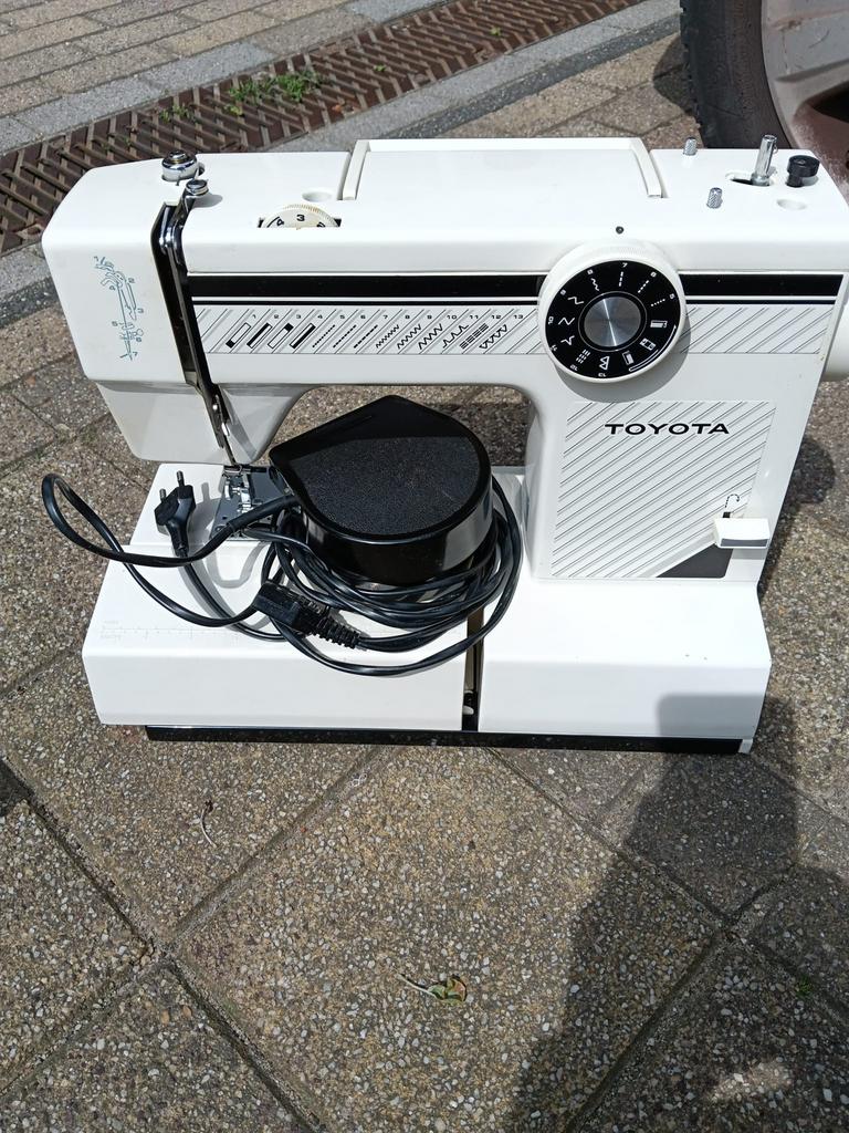 Naaimachine, Ophalen, Zo goed als nieuw, Naaimachine, Overige merken
