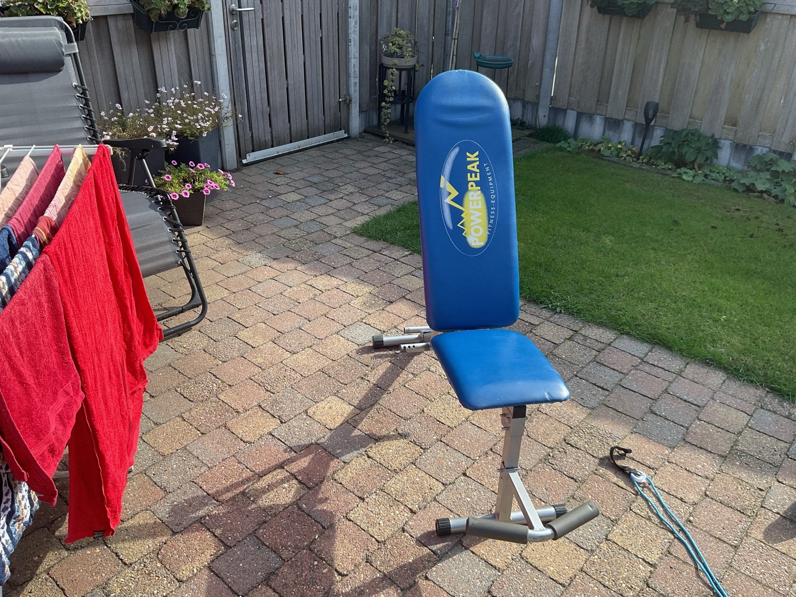 Fitnessbank, dumbbells, weerstandsbanden en buikspierwiel, Ophalen, Gebruikt, Armen, Fitnessbank