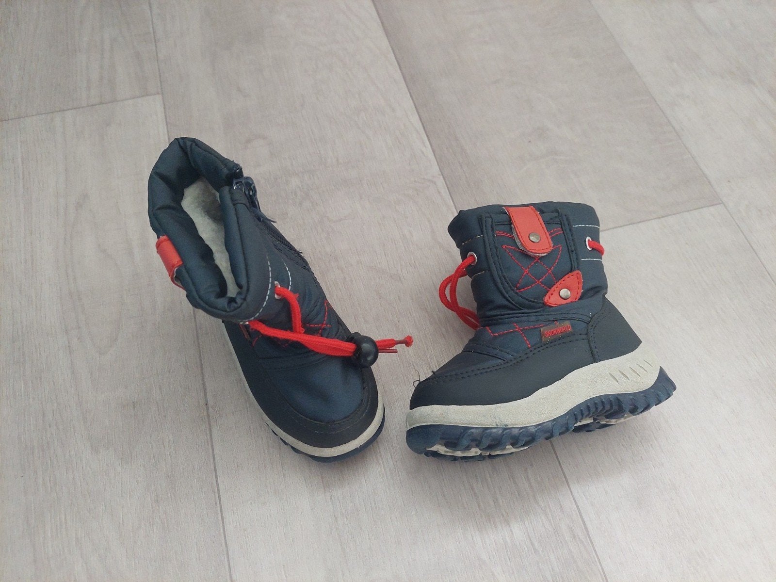 winterlaarzen maat 22 jongen snowboots sneeuwschoenen, Overige typen, Ophalen of Verzenden, Zo goed als nieuw, Onbekend