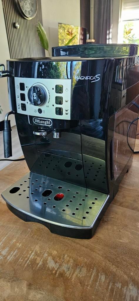 De'Longhi Magnifica S - Nette machine, Gebruikt, Koffiemachine, Ophalen of Verzenden, 2 tot 4 kopjes