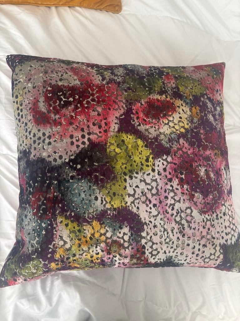 Luxe Designers Guild Kussen - Kleurrijk & Comfortabel, Ophalen of Verzenden, Zo goed als nieuw, Overige kleuren, Vierkant