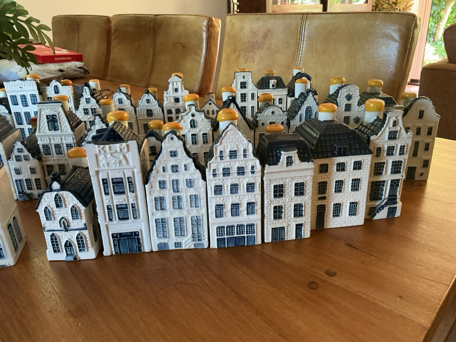 Delfts blauwe KLM huisjes, Ophalen, Zo goed als nieuw, 21 t/m 40, Gevuld