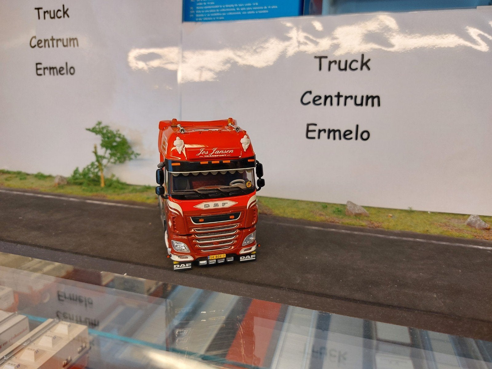 Jos Jansen; DAF XF SUPER SPACE CAB 4x2
Verzending is voor re, Hobby en Vrije tijd, Modelauto's | 1:50, Ophalen of Verzenden, Nieuw