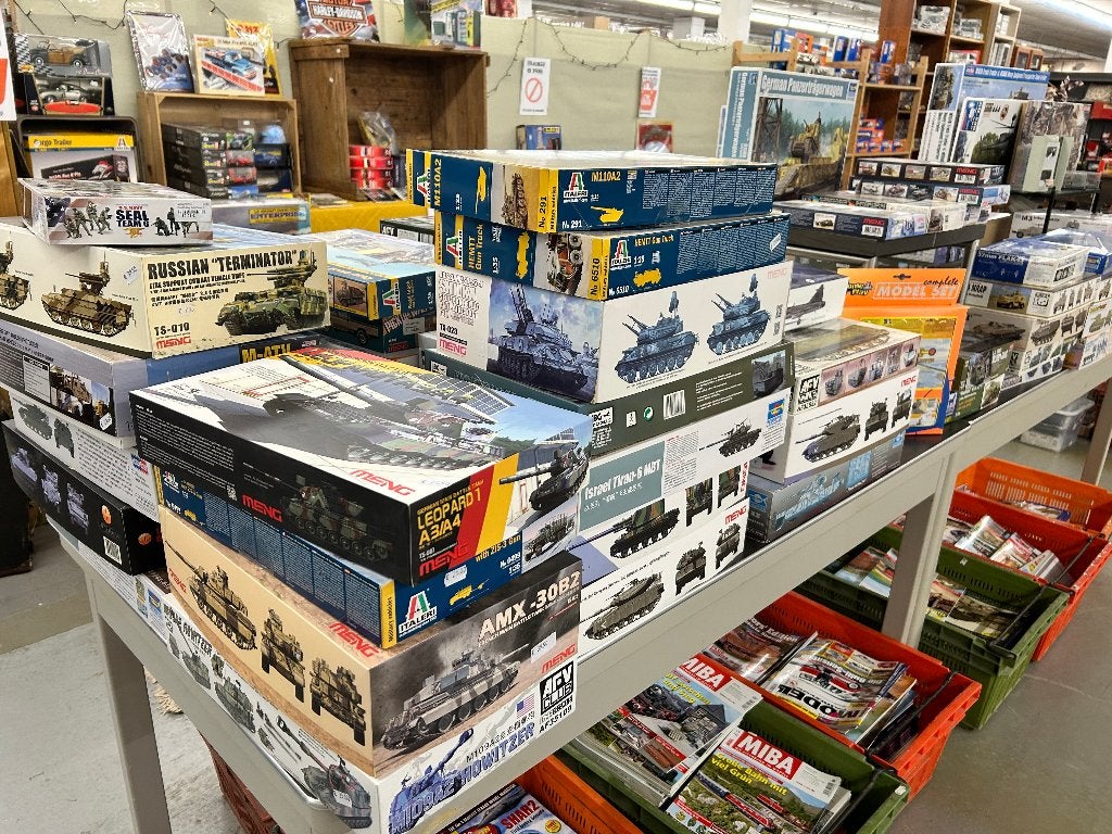 Grote partij modelbouw militaria schepen vliegtuig tanks etc, Overige merken, 1:72 tot 1:144, Vliegtuigen straaljagers, Ophalen of Verzenden