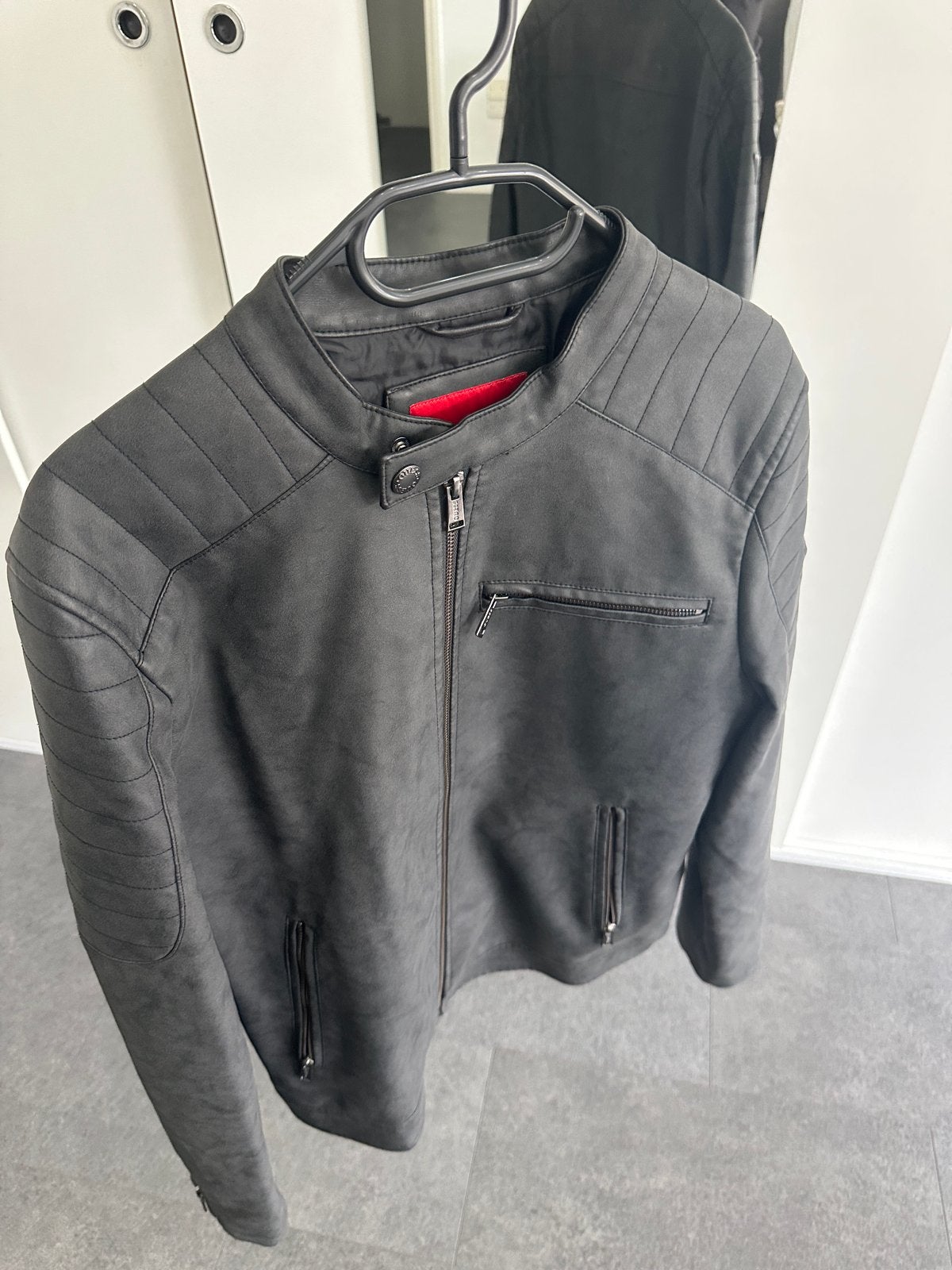 Guess heren jas, maat S, Ophalen of Verzenden, Zo goed als nieuw, Maat 46 (S) of kleiner, Zwart