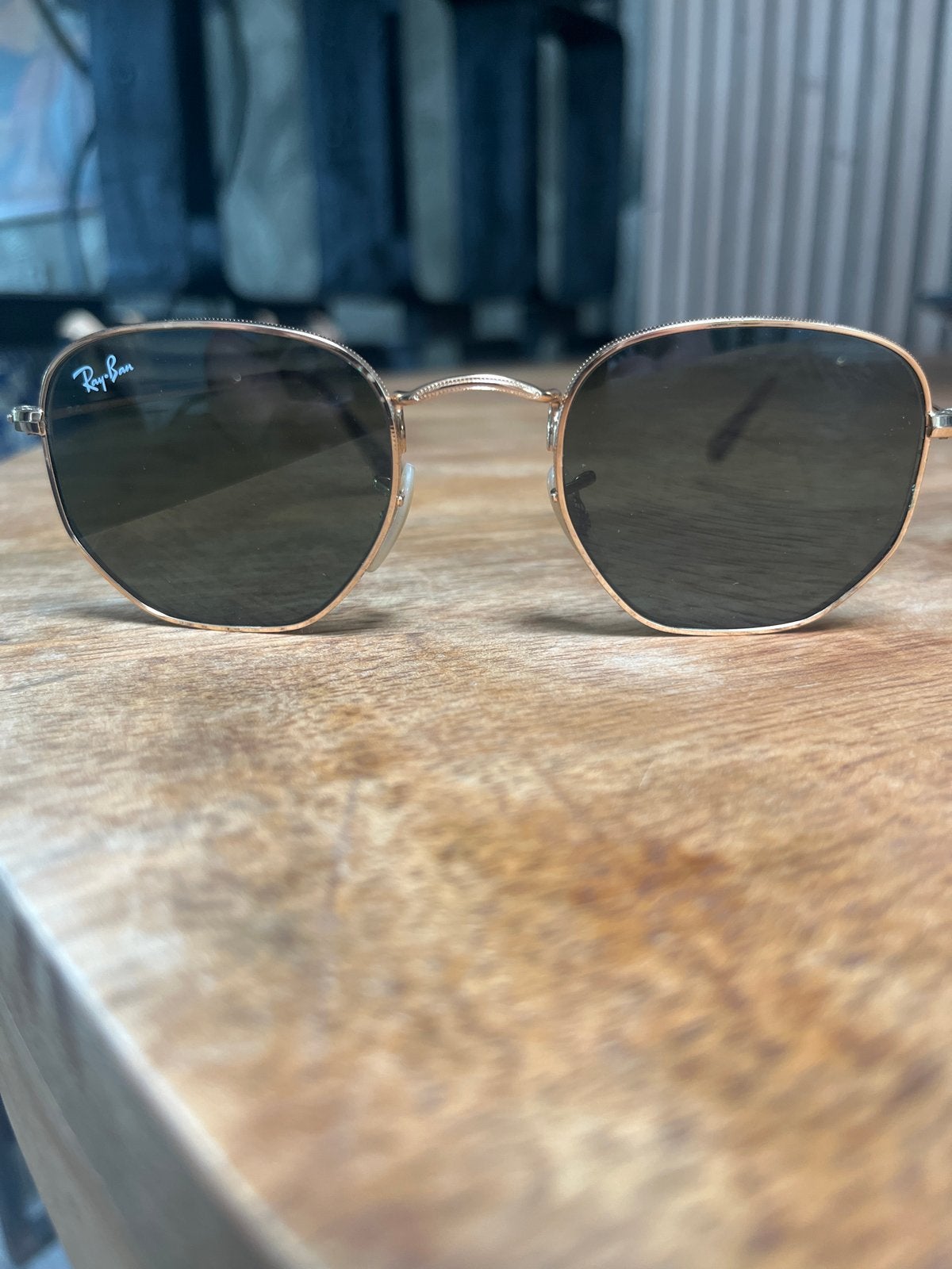 Ray-Ban Hexagonal Zonnebril Goud met Groene Glazen, Zonnebril, Overige kleuren, Ophalen of Verzenden, Zo goed als nieuw