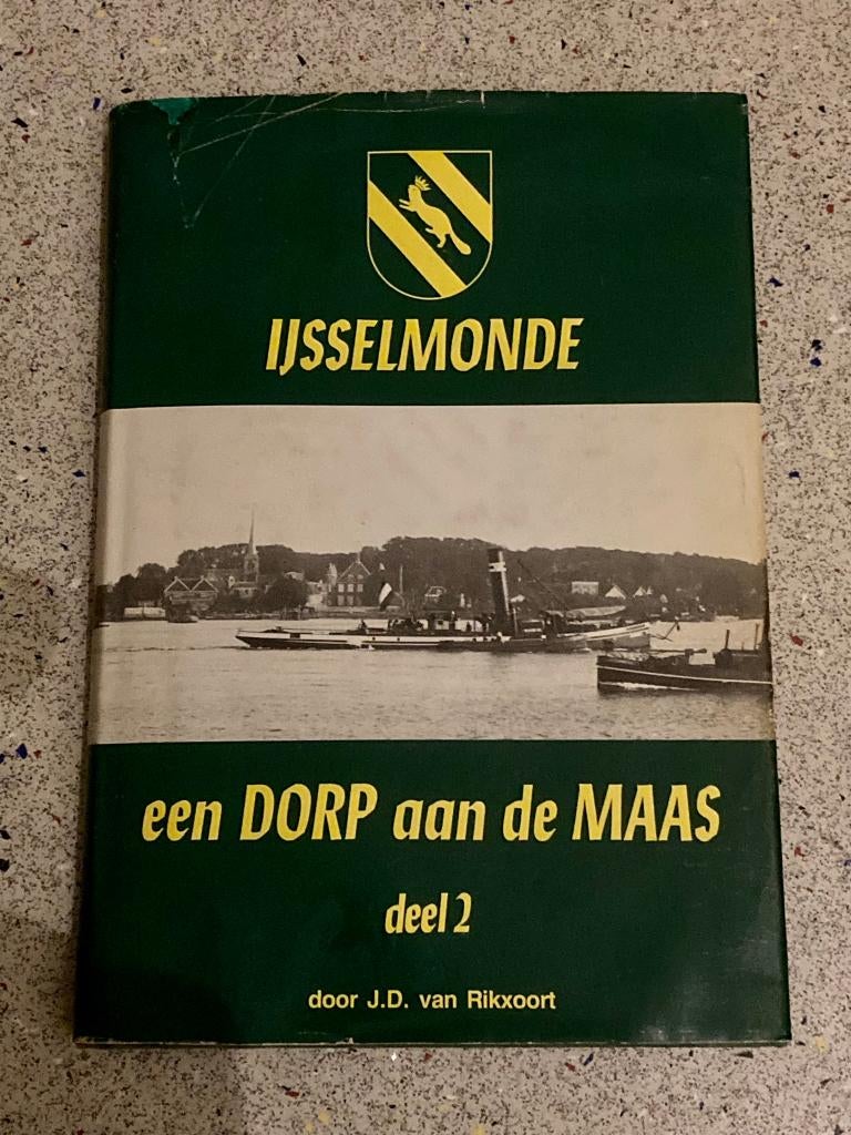 IJsselmonde een dorp aan de Maas deel 2, Boeken, Geschiedenis | Stad en Regio, Verzenden, Zo goed als nieuw