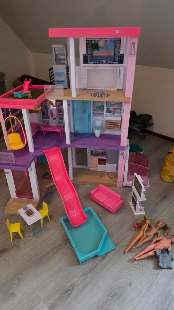 Barbie droomhuis, Kinderen en Baby's, Speelgoed | Poppenhuizen, Ophalen, Zo goed als nieuw, Poppenhuis
