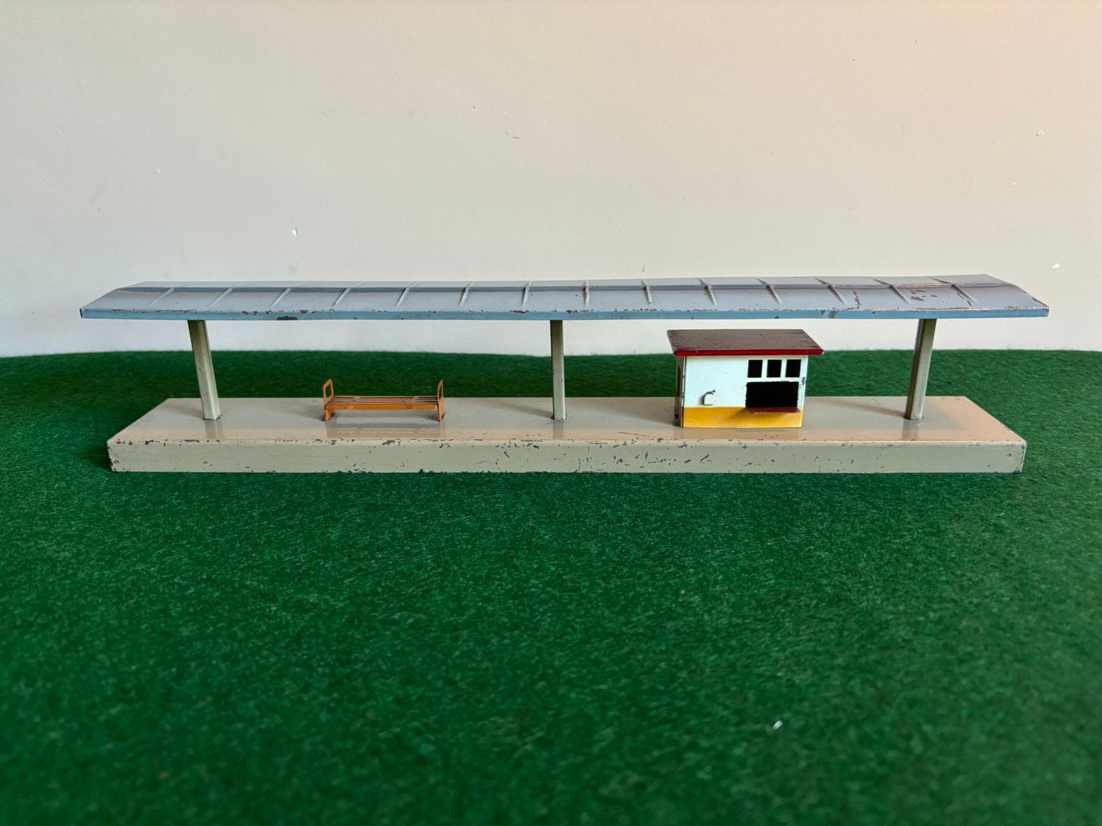 Kibri Spoor H0 station/ perron., Antiek en Kunst, Ophalen of Verzenden