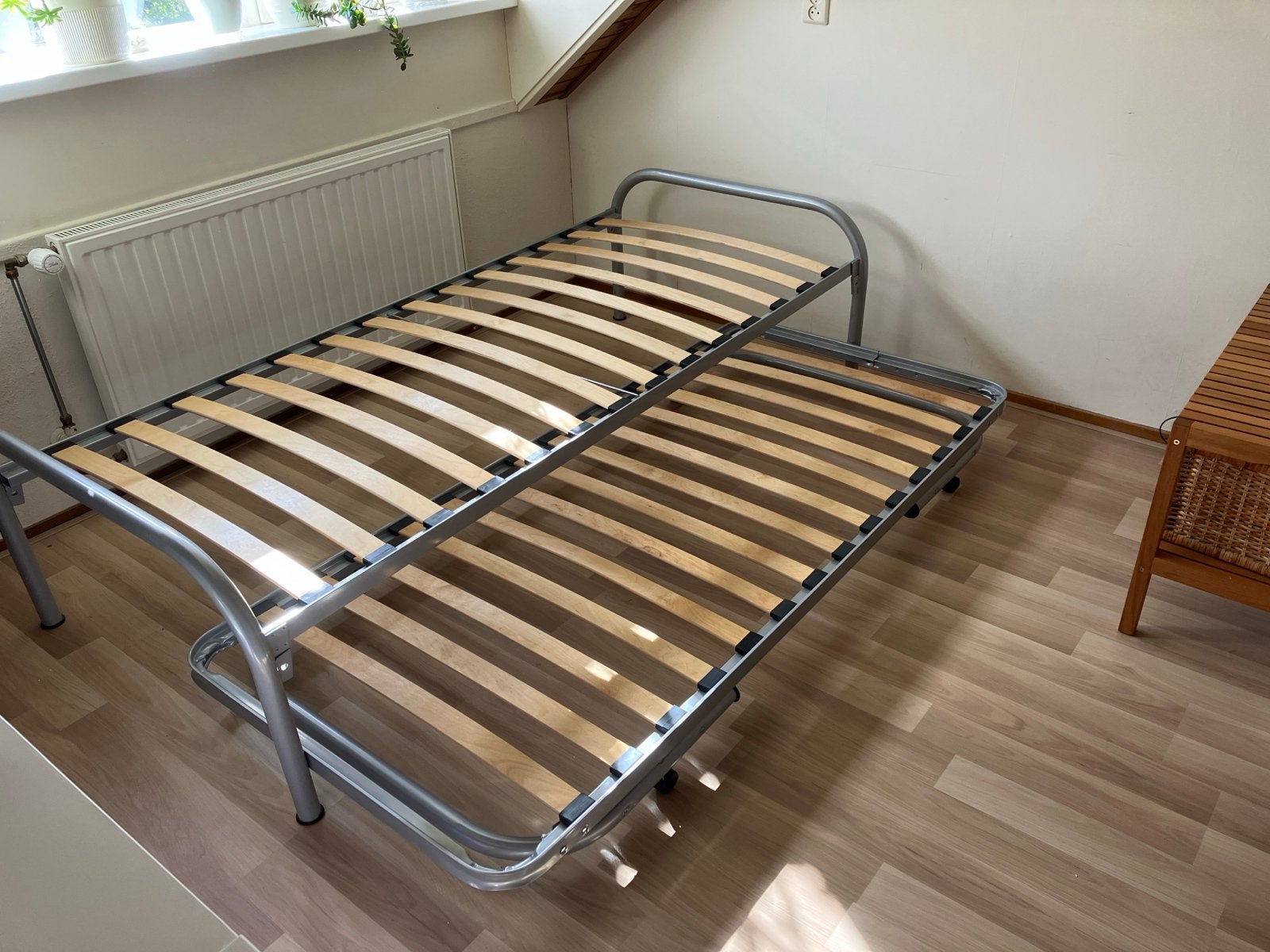 Uitschuifbaar bed/logeerbed met lattenbodems, Ophalen, 90 cm, Tweepersoons, 200 cm