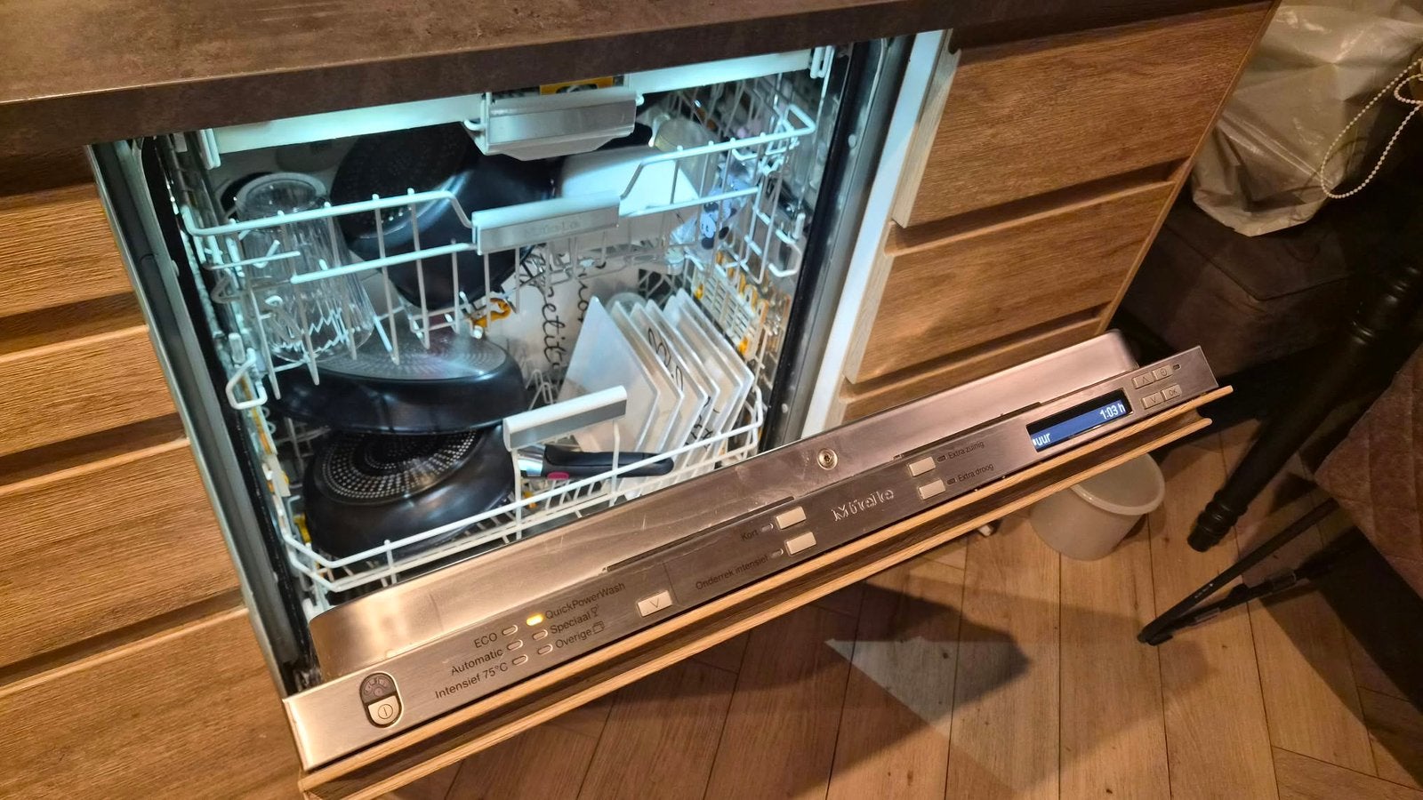 Mooie  SUPER MIELE inbouw G6890scvi met verlichting en K20, Ophalen, Energieklasse A of zuiniger, Minder dan 10 liter, Zo goed als nieuw