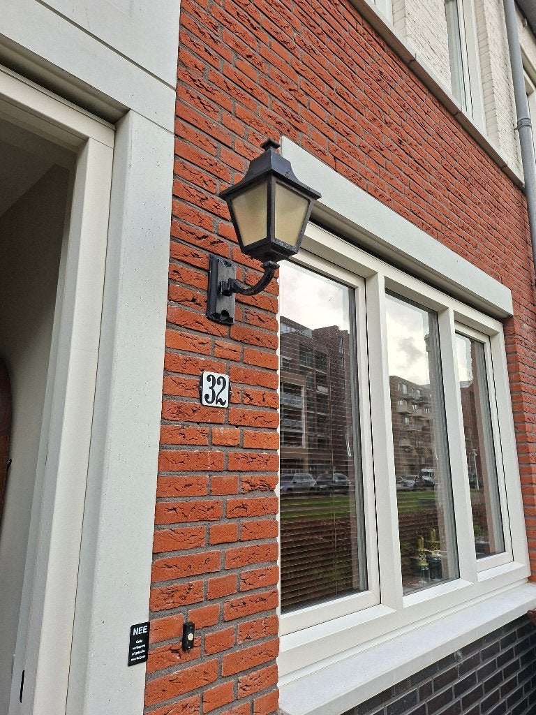 2 antieke gietijzeren buitenlantaarns, Tuin en Terras, Gebruikt, Minder dan 50 watt, Wandlamp, Ophalen of Verzenden