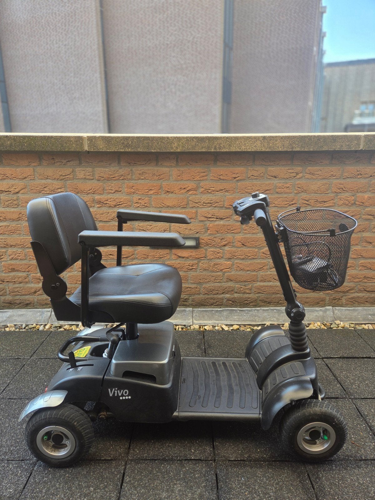 Zeer nette Vivo scootmobiel, Ophalen, Zo goed als nieuw, 10 km/u of minder