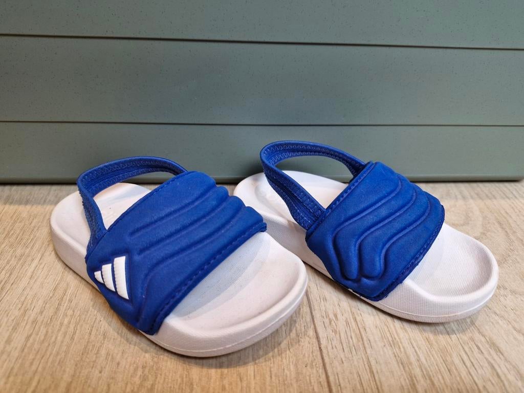 Adidas Adilette Play sandalen blauw wit maat 20, Kinderen en Baby's, Ophalen, Adidas, Schoentjes, Jongetje of Meisje