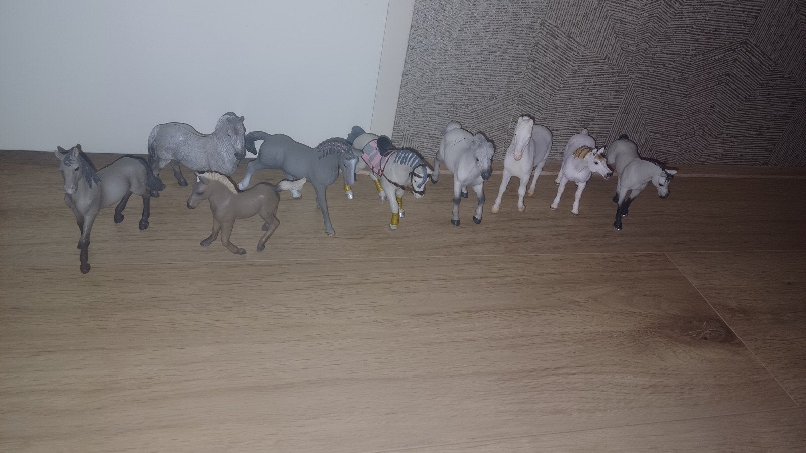 Heel veel Schleich.  Veulens €4. Paarden €6 per stuk, Ophalen of Verzenden, Zo goed als nieuw, Paard, Beeldje of Figuurtje