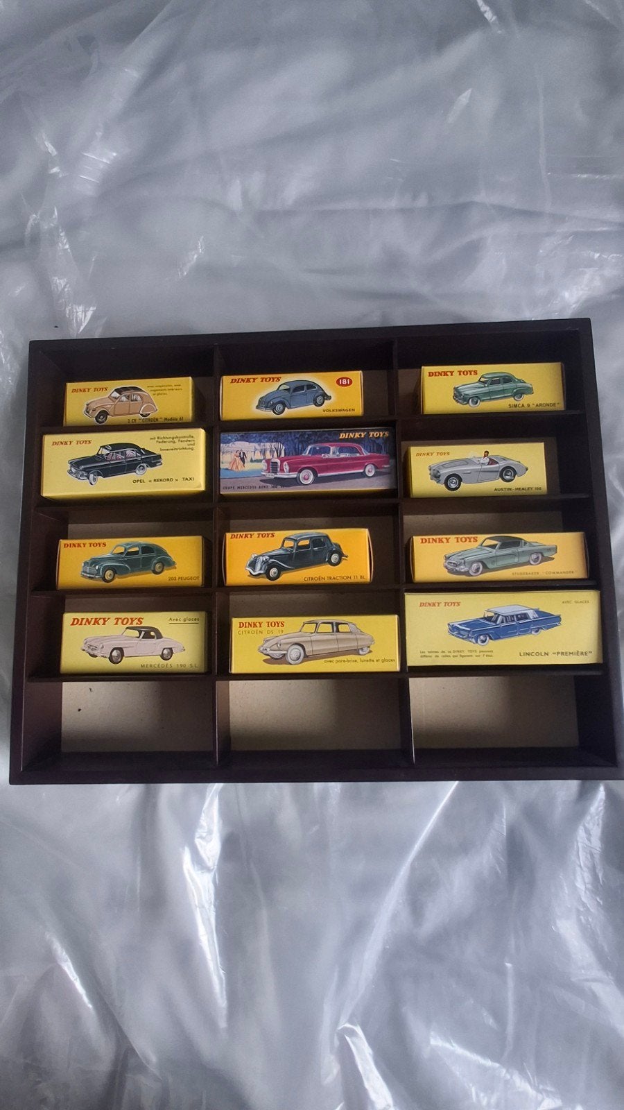 Dinky Toys Atlas Collectie met Vitrine en Certificaten, Ophalen of Verzenden, Zo goed als nieuw