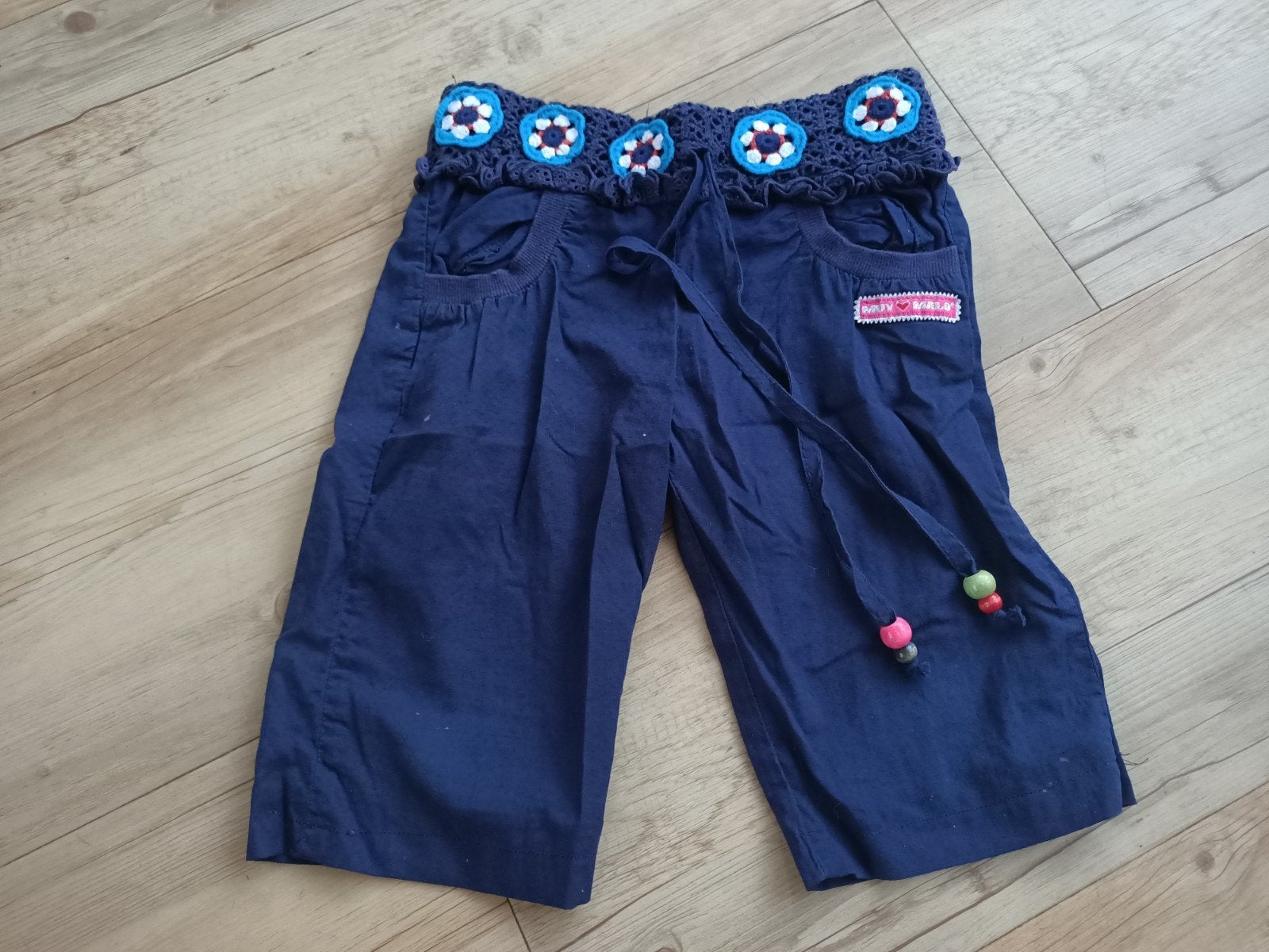 Leuke korte broek Muy Malo maat 110, Kinderen en Baby's, Kinderkleding | Maat 110, Broek, Meisje, Ophalen of Verzenden, Zo goed als nieuw