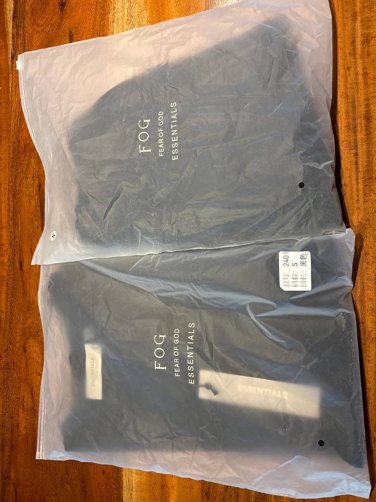 Fear of God Essentials T-shirt Zwart Maat S Nieuw, Ophalen of Verzenden, Nieuw, Maat 46 (S) of kleiner, Zwart