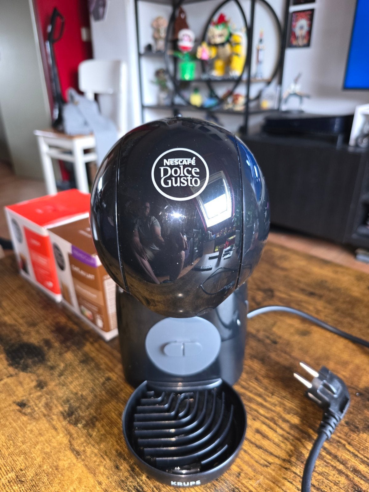 Dolce Gusto Koffiezetapparaat met cups, Witgoed en Apparatuur, Koffiezetapparaten, Koffiemachine, Ophalen of Verzenden, Zo goed als nieuw