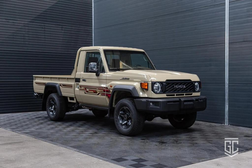 Toyota Land Cruiser GRJ79 Single Cab LX-Z A/T, Automaat, 228 pk, Gebruikt, Beige