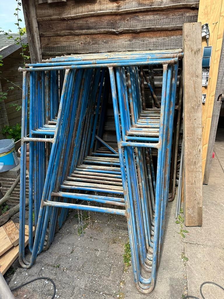 4 Metselschragen van 147,5 hoog, Doe-het-zelf en Verbouw, Steigers, Zo goed als nieuw, Rolsteiger of Kamersteiger, 5 meter of hoger