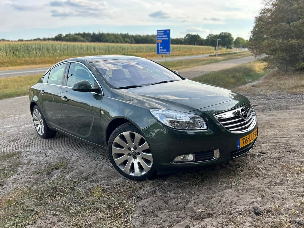Opel Insignia 1.8 Executive, 66000 km, 2e eig, APK+Gekeurd, Auto's, Opel, Beige, 4 cilinders, Origineel Nederlands, 75 €/maand