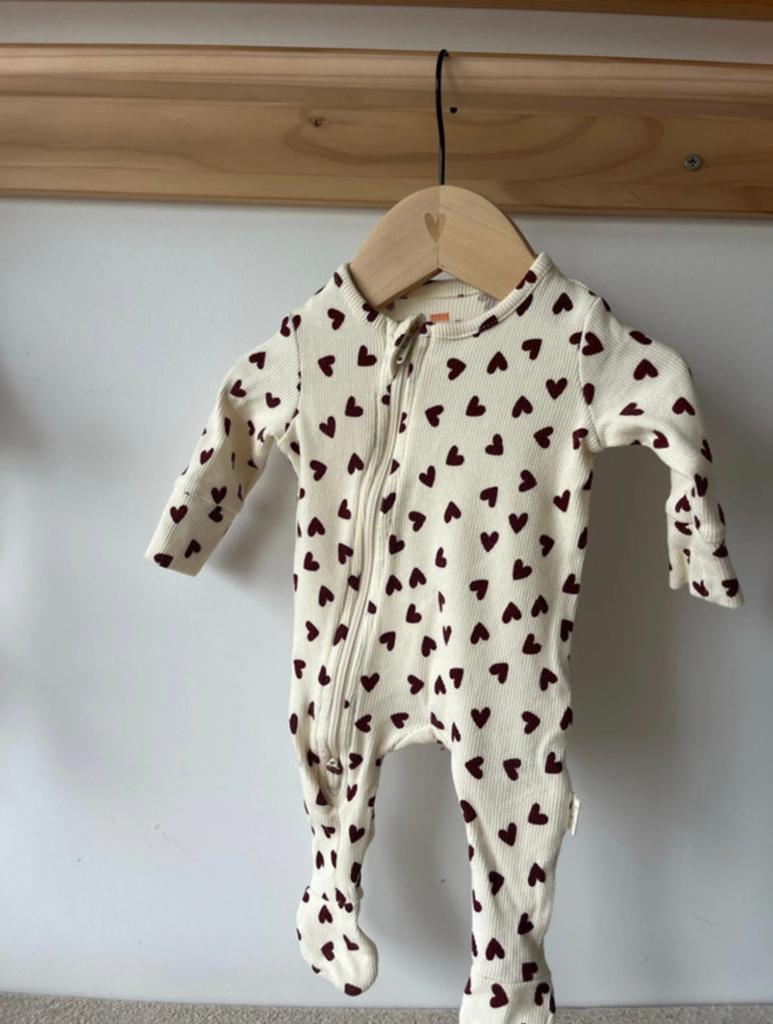 Boxpakje hartjes - maat 50, Kinderen en Baby's, Ophalen of Verzenden, Zo goed als nieuw, Jongetje of Meisje, Pakje