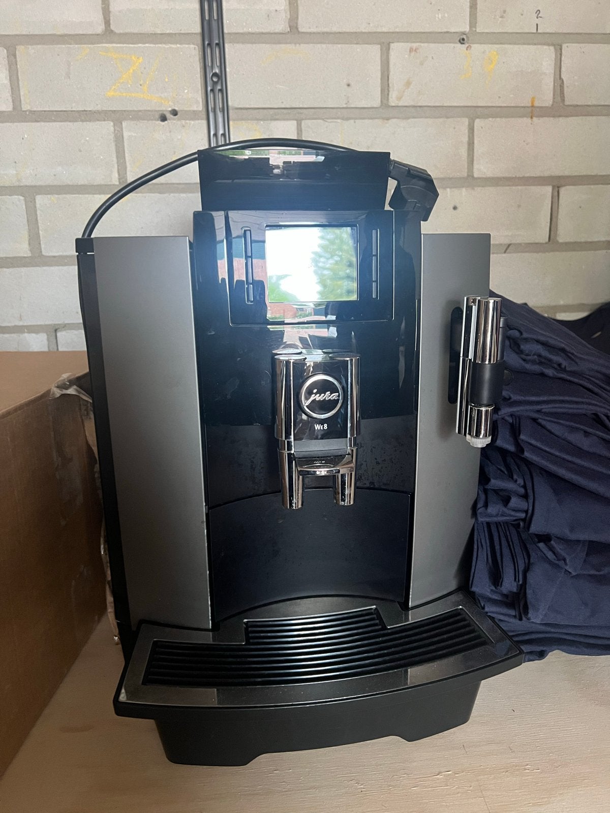 Jura WE8 koffiemachine - lekt water, voor reparatie, Ophalen of Verzenden, Niet werkend, Koffiemachine, Koffiebonen