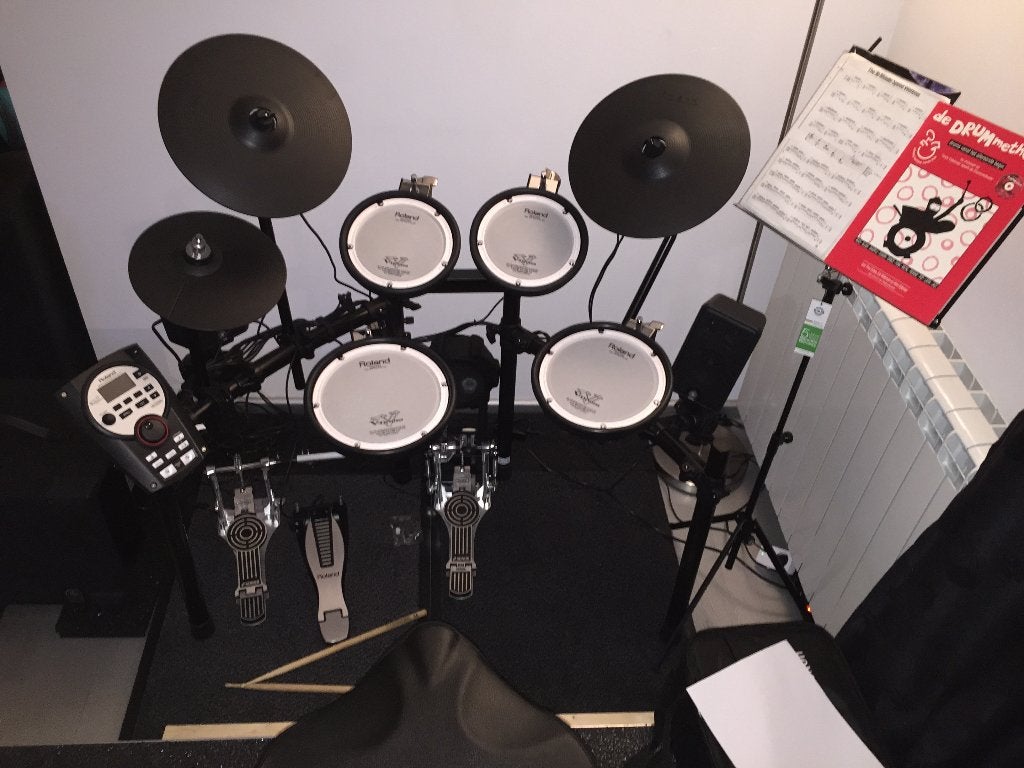 ROLAND TD-11KV V-DRUM COMPACT SET incl accessoires, Muziek en Instrumenten, Drumcomputers, Ophalen, Zo goed als nieuw, Roland