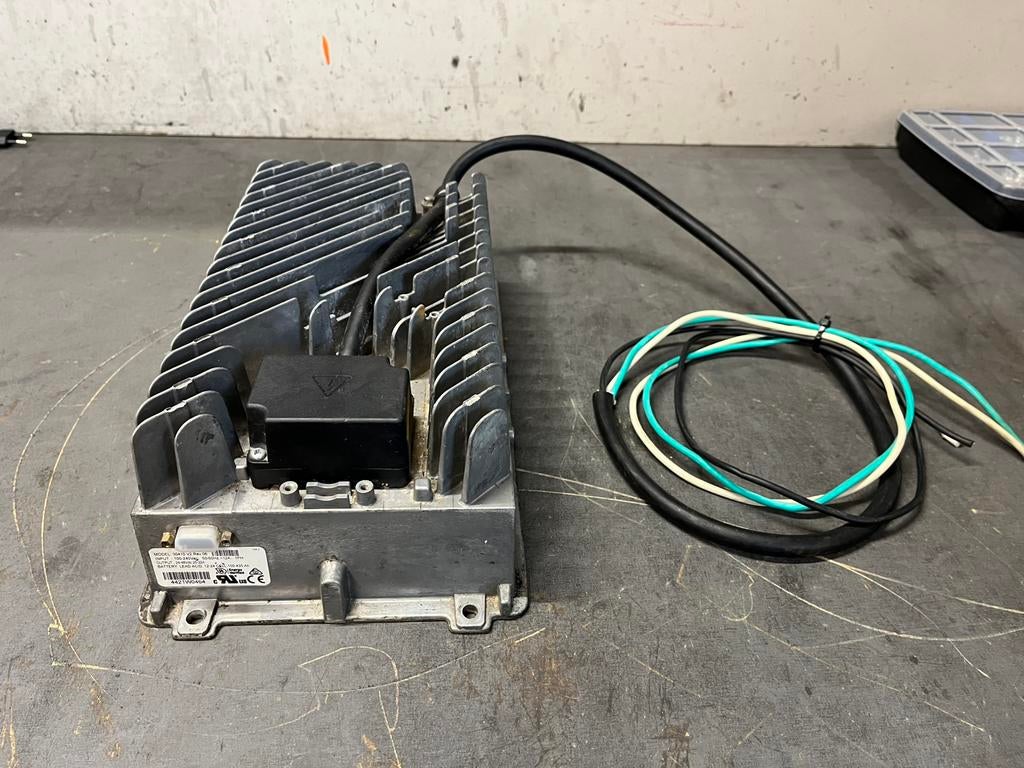 Lester Summit 2 30410 24V/36V/48V lader bluetooth golfkar, Ophalen of Verzenden, Zo goed als nieuw, Golfkar