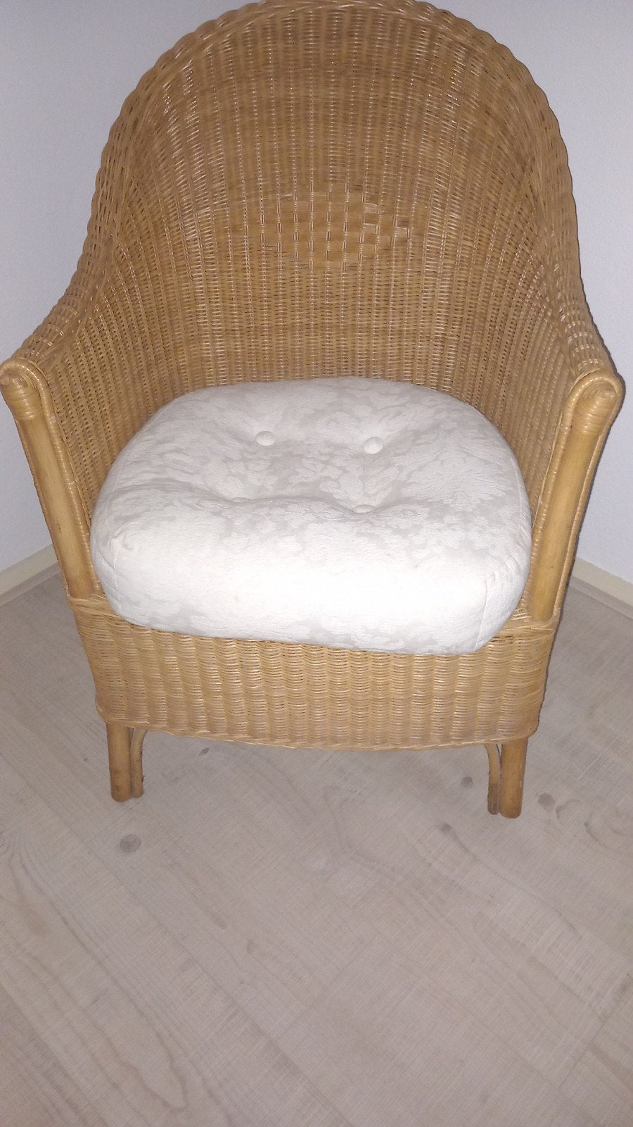 Zo goed als nieuwe rieten fauteuil met kussen, Ophalen, 75 tot 100 cm, Stof, 50 tot 75 cm